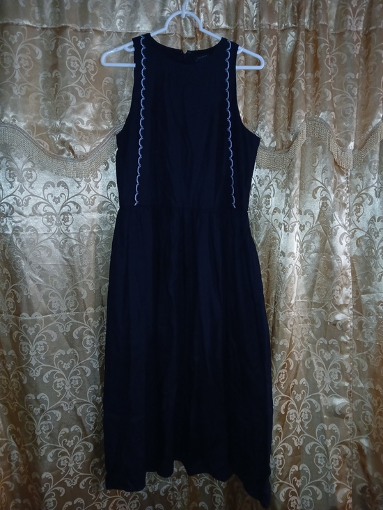 Ann Taylor Dresses & Skirts - Ann Taylor Black Sleeveless Midi Dress with White Scallop Trim